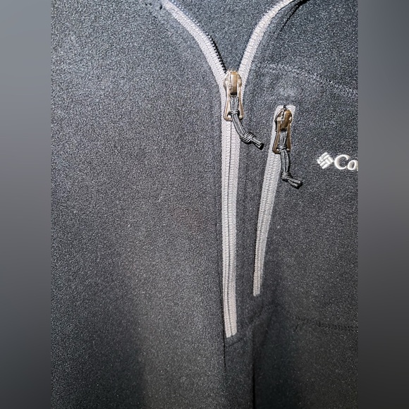 SOLD - Columbia Half-Zip Fleece Pullover - Picture 5 of 11